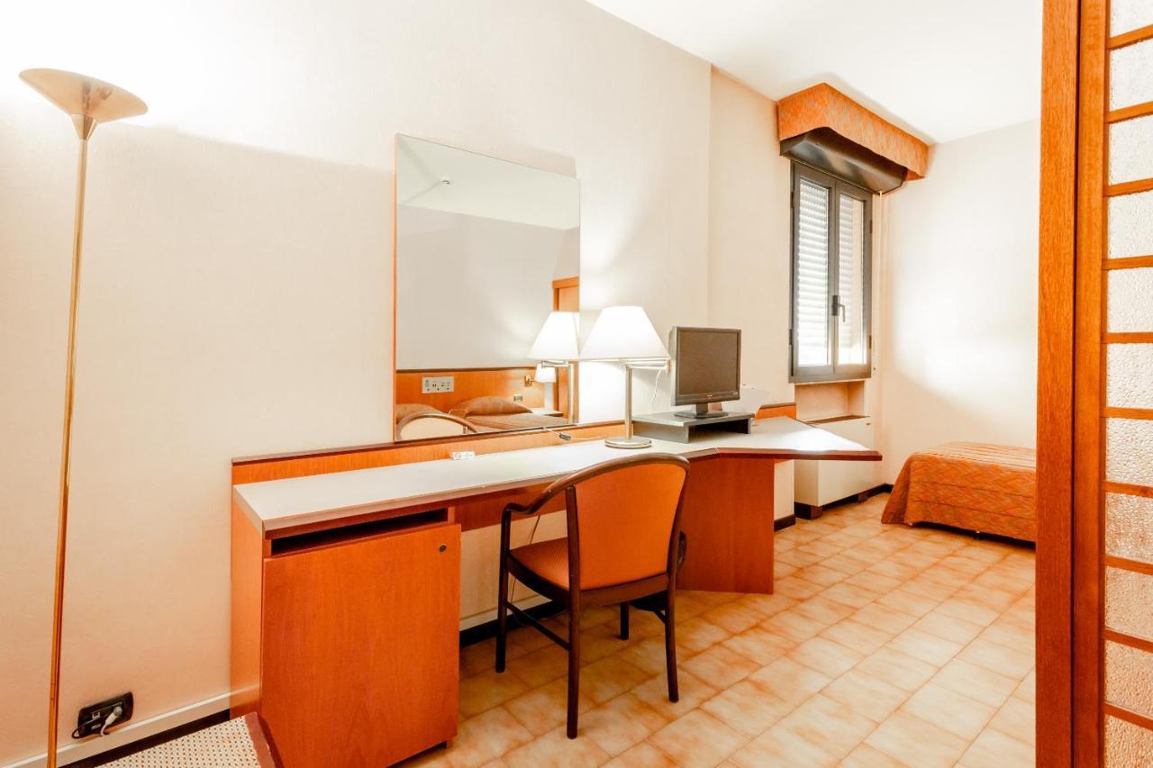 Отель Rhi Porta Bologna Пьеве-ди-Ченто Экстерьер фото