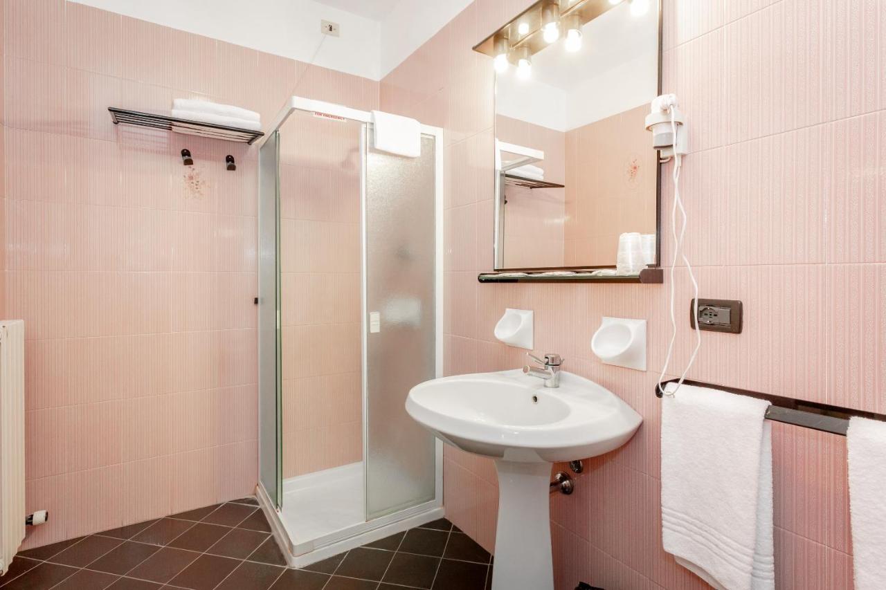 Отель Rhi Porta Bologna Пьеве-ди-Ченто Экстерьер фото