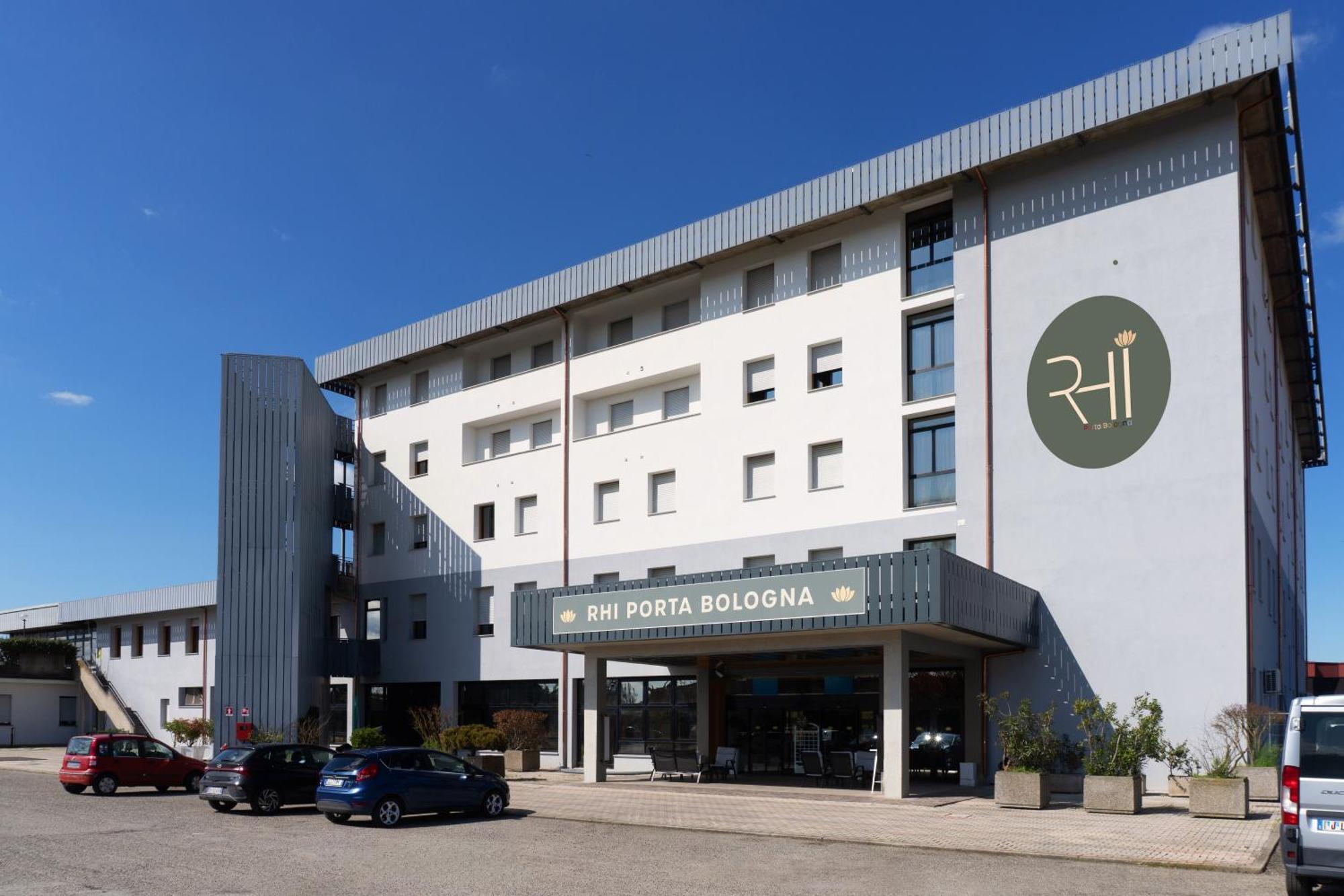 Отель Rhi Porta Bologna Пьеве-ди-Ченто Экстерьер фото